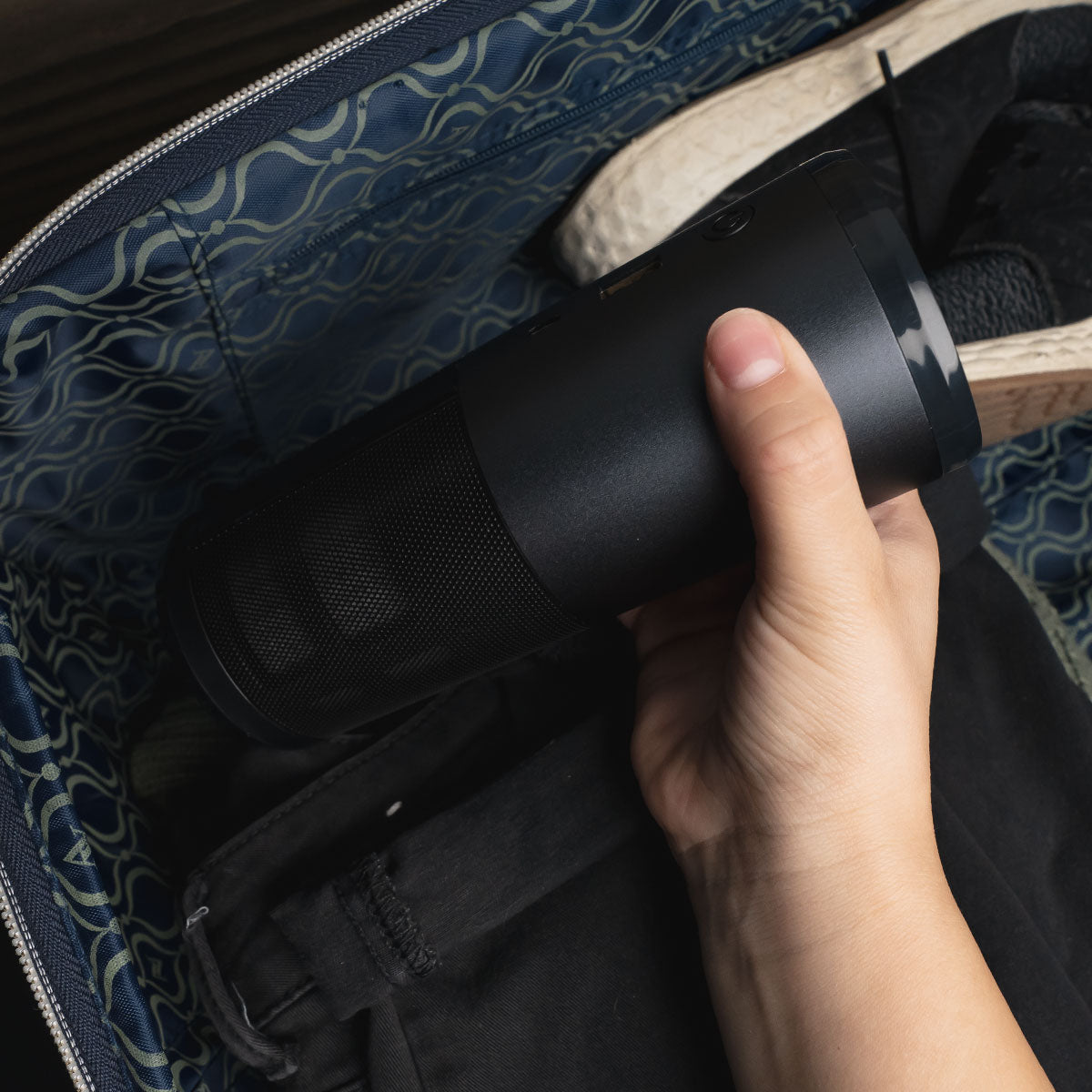 CleanLightAir_InSuiteCase_1200x1200_3e6d9bb6-53eb-405c-a859-27b4bd817e12