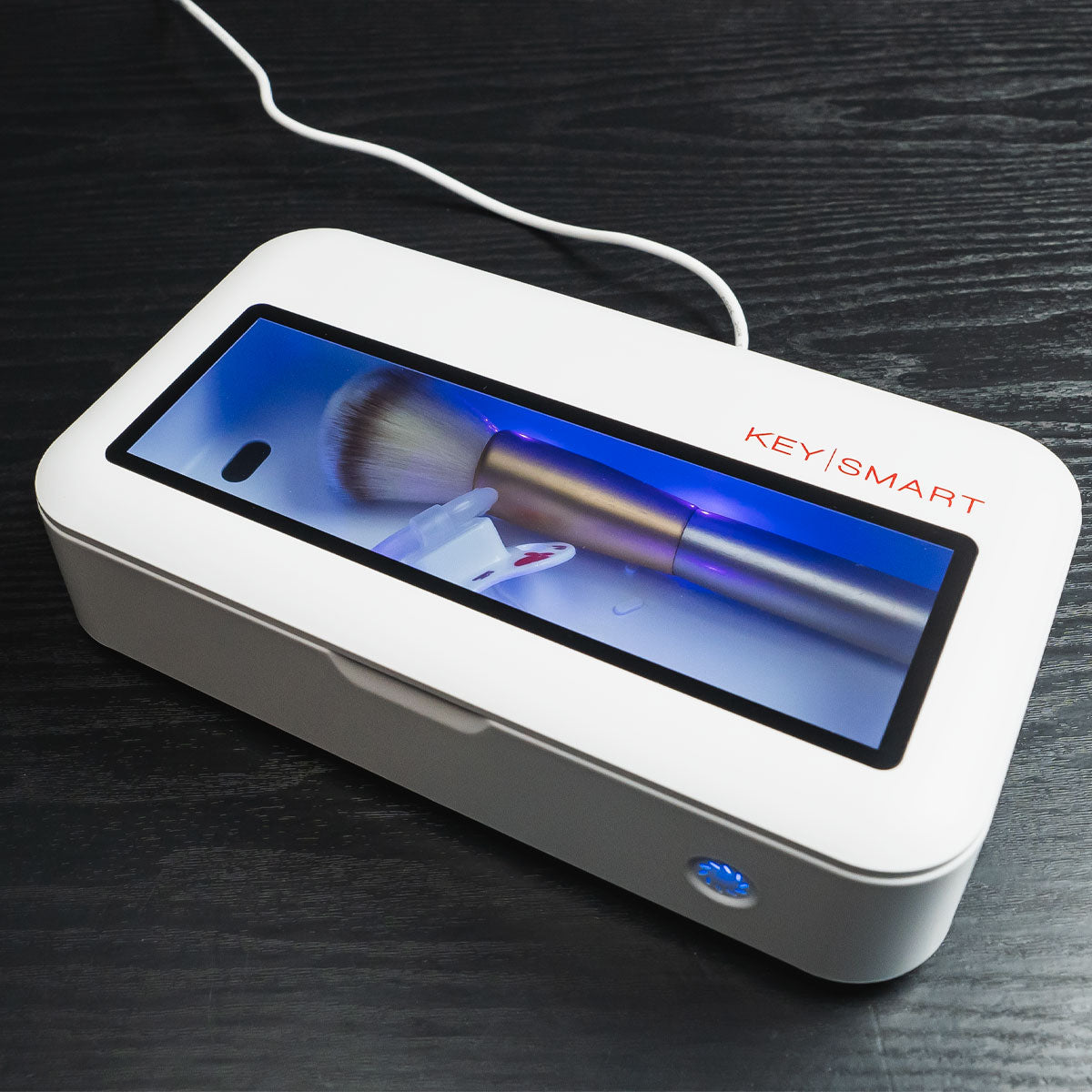 CleanTrayCharge_Pacifier_Makeupbrush_UVLightOn_1200x1200_8dad0a6a-18ad-4a26-ac29-c61abd7664ec