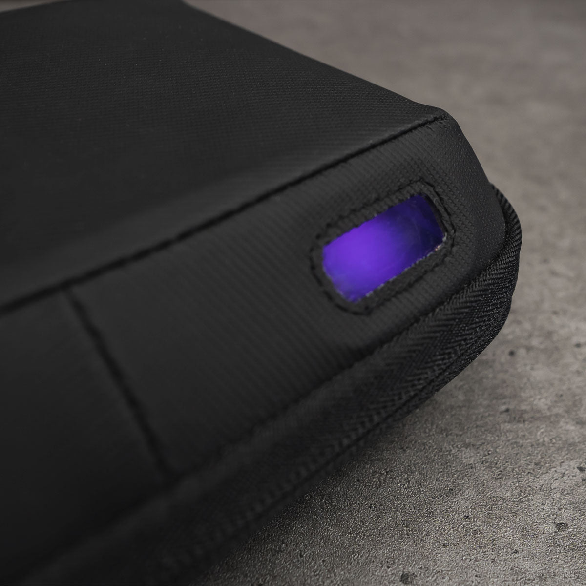 CleanTrayToGo_CU_On_Window_1200x1200_f5e3df7e-b7ac-48f7-8aeb-261378663ffa