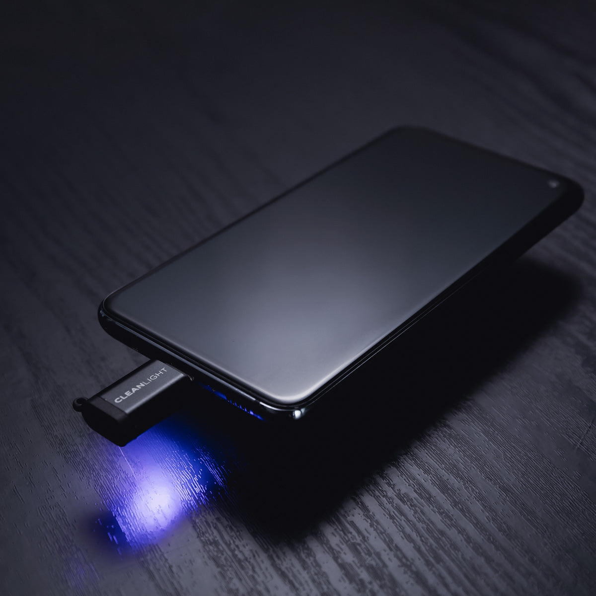 KS916-BLK-C_FacingDown_Angled_On_1200x1200_23ec7d72-178a-495d-bfb9-6ba33780ff55