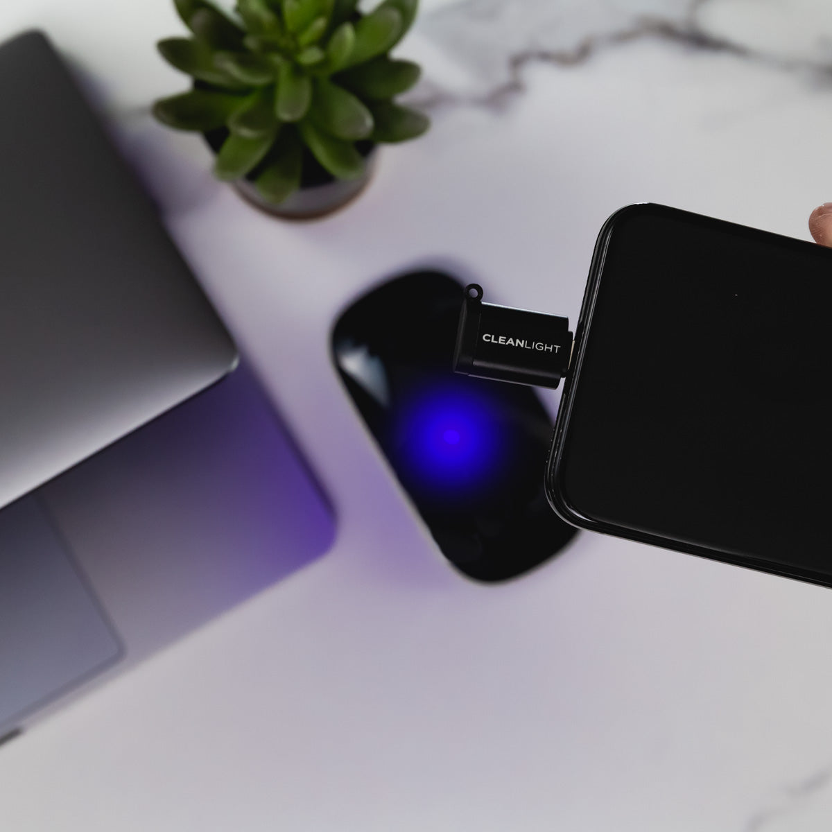 KS916-BLK-IP_ProductInUse_DisinfectMouse_1200x1200_d2a2a566-8b63-456e-a580-443bfb4a7492