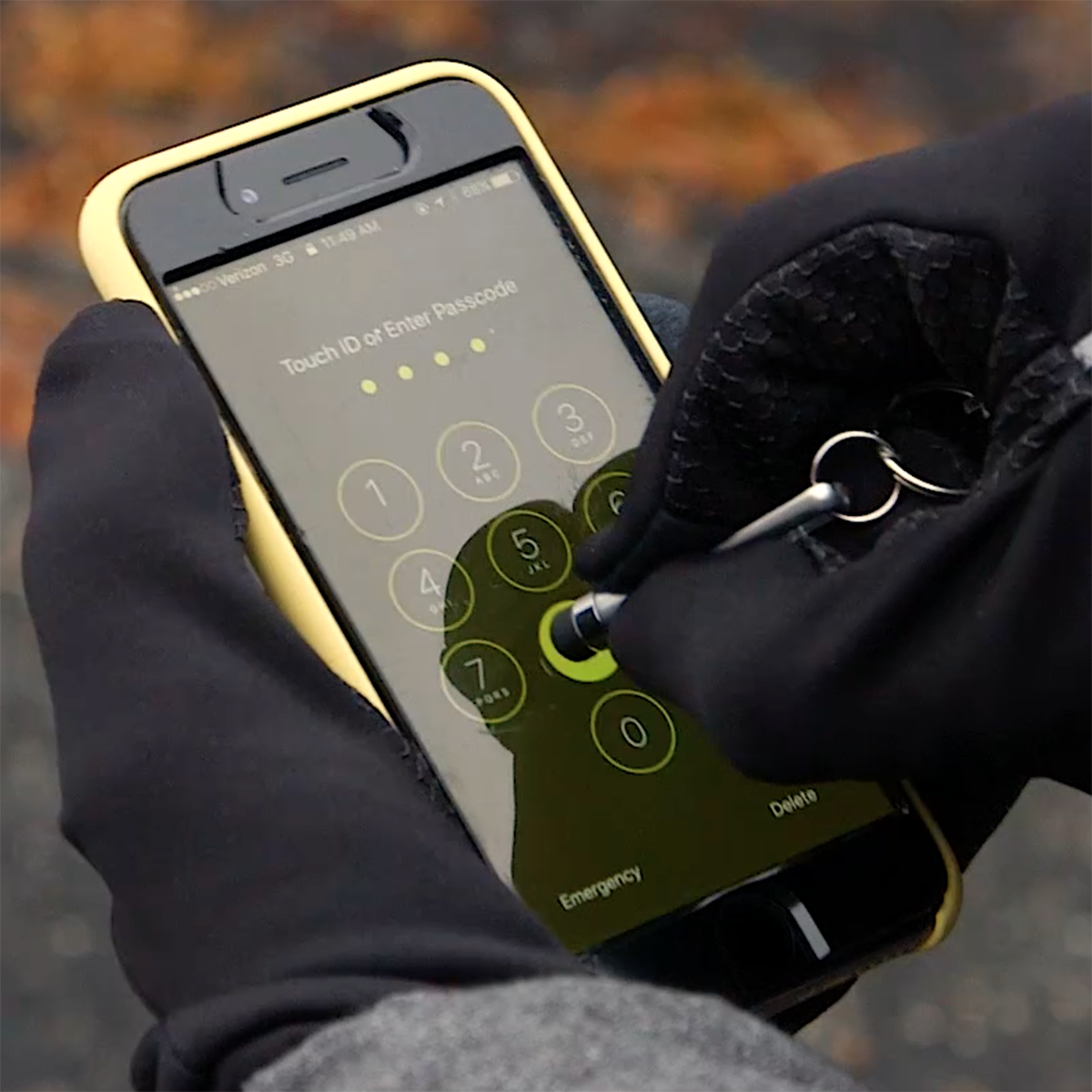 NanoStylusphonewithglovessquare_ab71d835-7333-430a-8f28-9c5cf3e95500