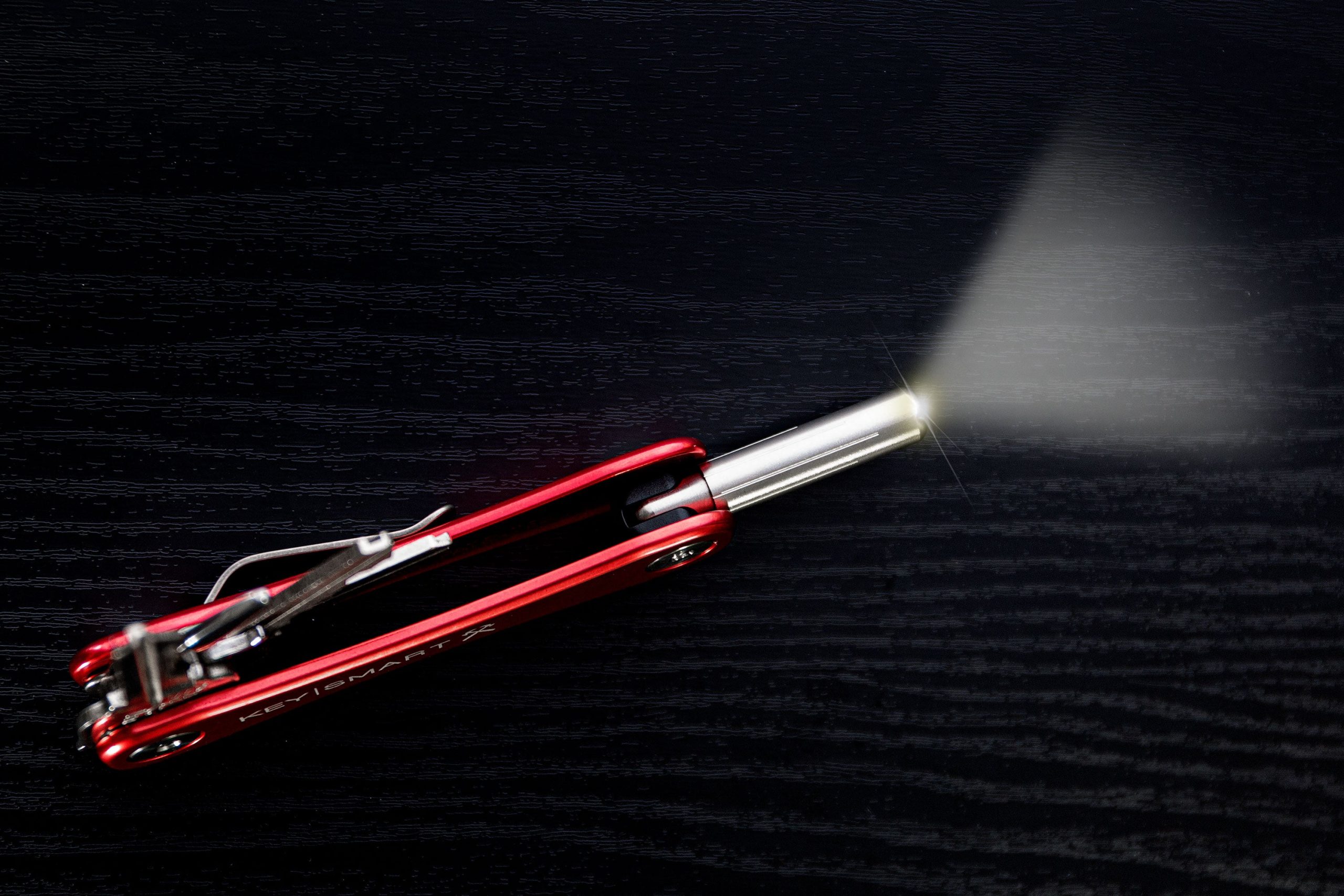 NanoTorchAdapter_KeySmart_BirdsEye_BlackWood_LightRay