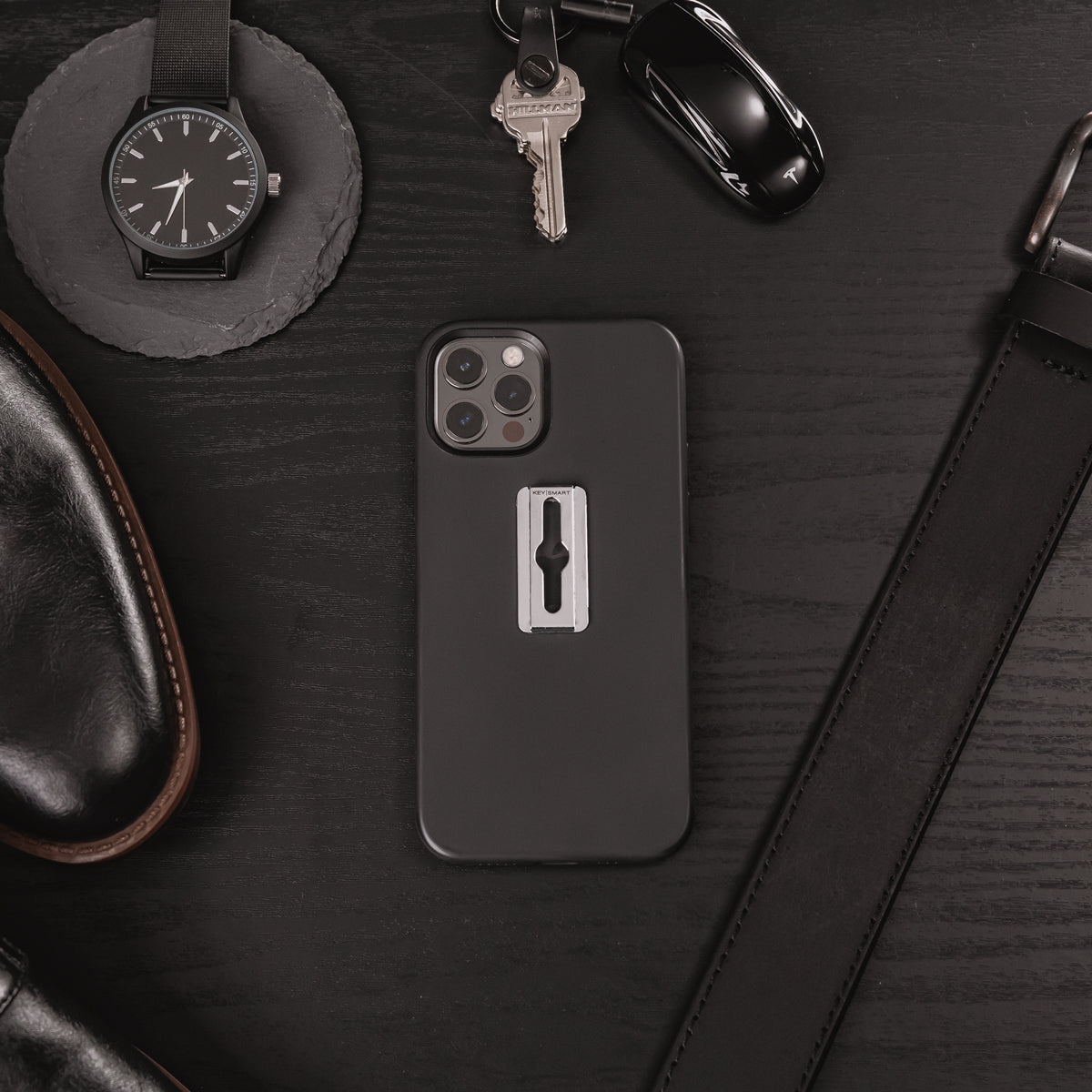 PocketFuse_Phone_LifestyleFlatlay_1200x1200_31bb35e3-27f0-45ae-8104-4927d1a89d0c