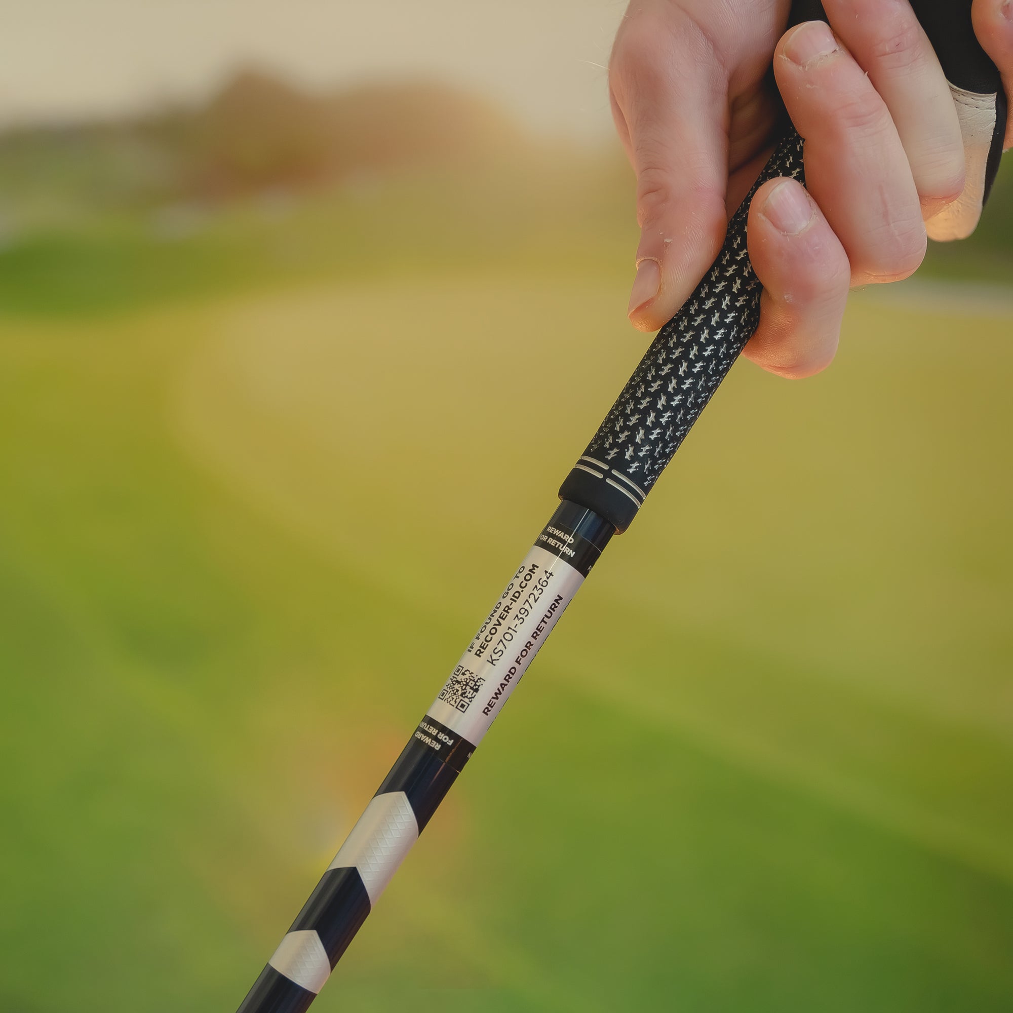 RecoverID-Golf_KS704_OnClubInHand
